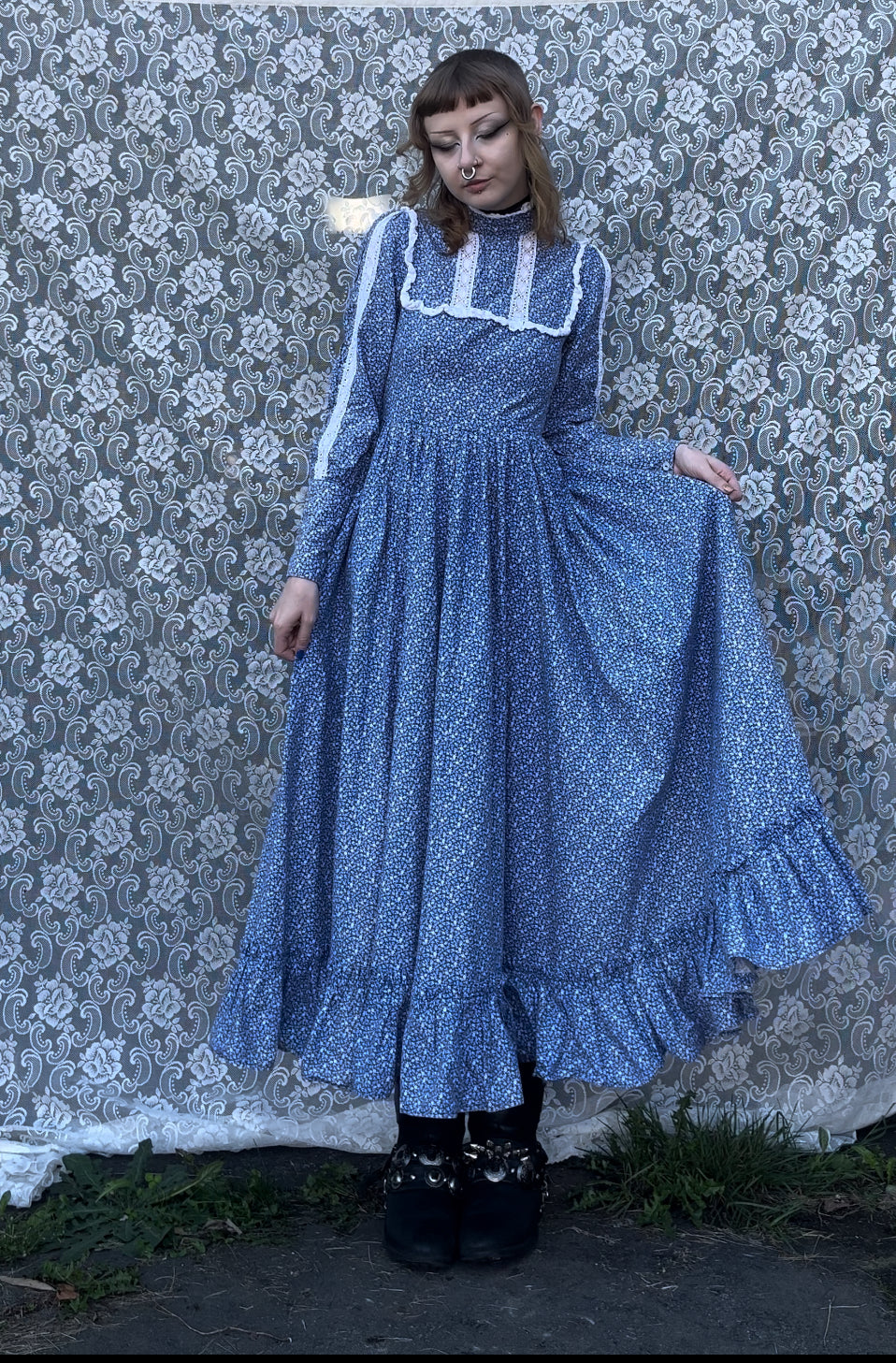70S AUTHENTIC LAURA ASHLEY BLUE FLORAL N LACE PRAIRIE DRESS