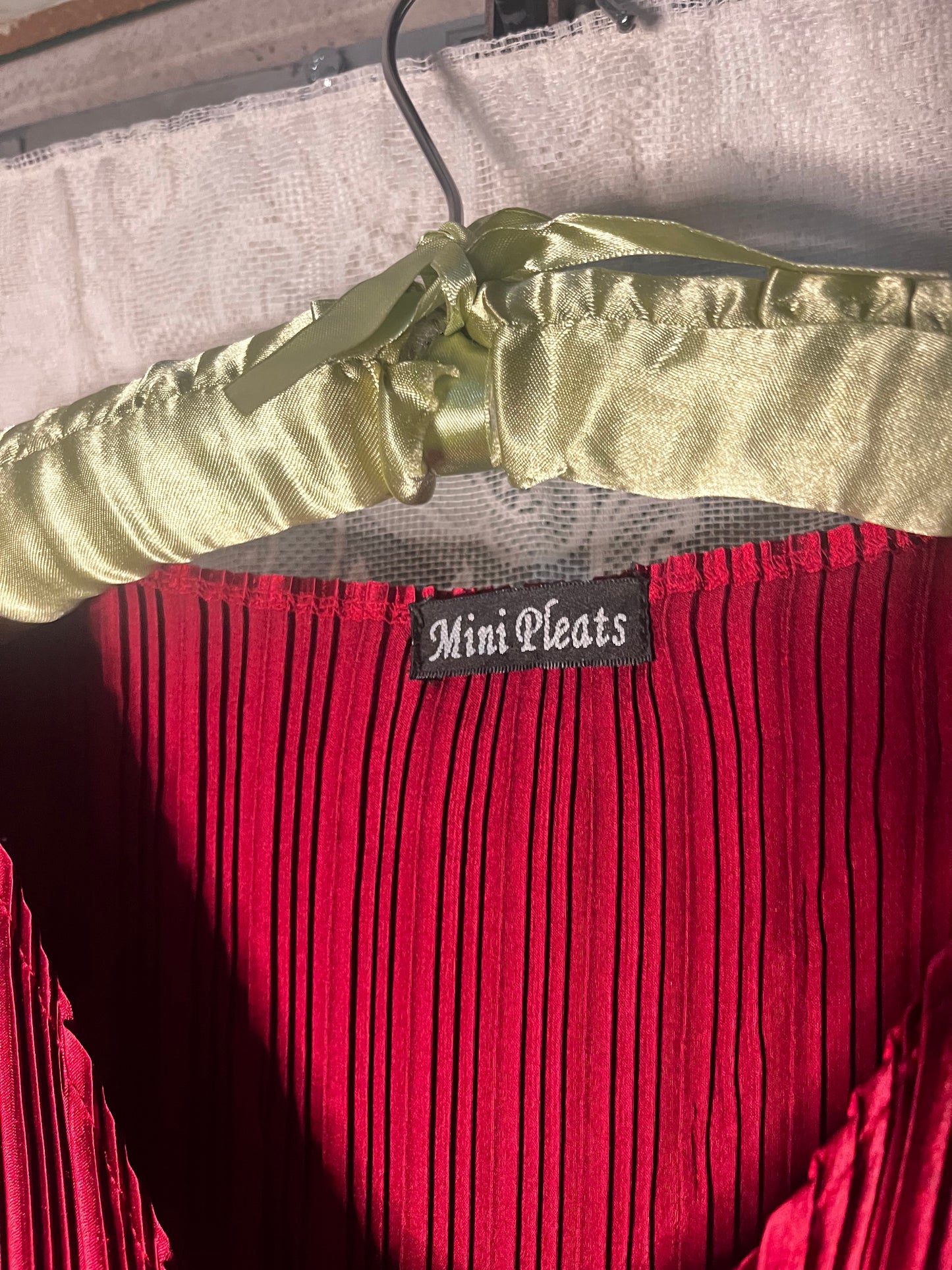 red mini pleats dress