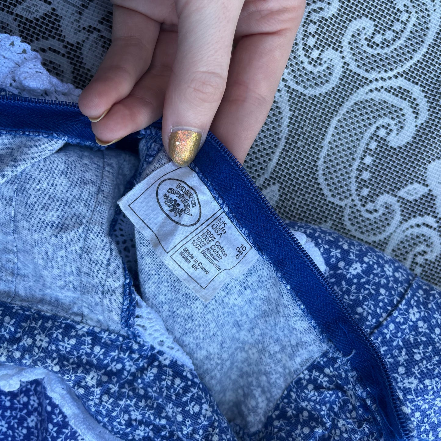 70S AUTHENTIC LAURA ASHLEY BLUE FLORAL N LACE PRAIRIE DRESS